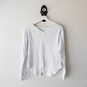 Sage Collective White Waffle Knit Top Women’s M Split V Back Long Sleeve